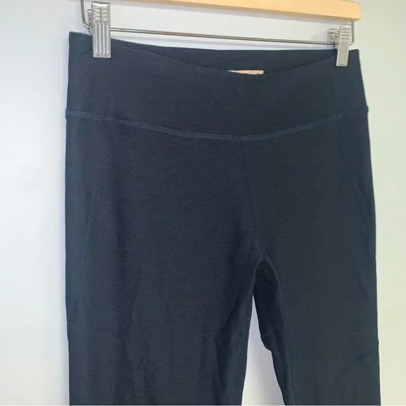 Outdoor Voices Warmup Leggings Women’s Large Navy 7/8 Textured Compression - Picture 4 of 11